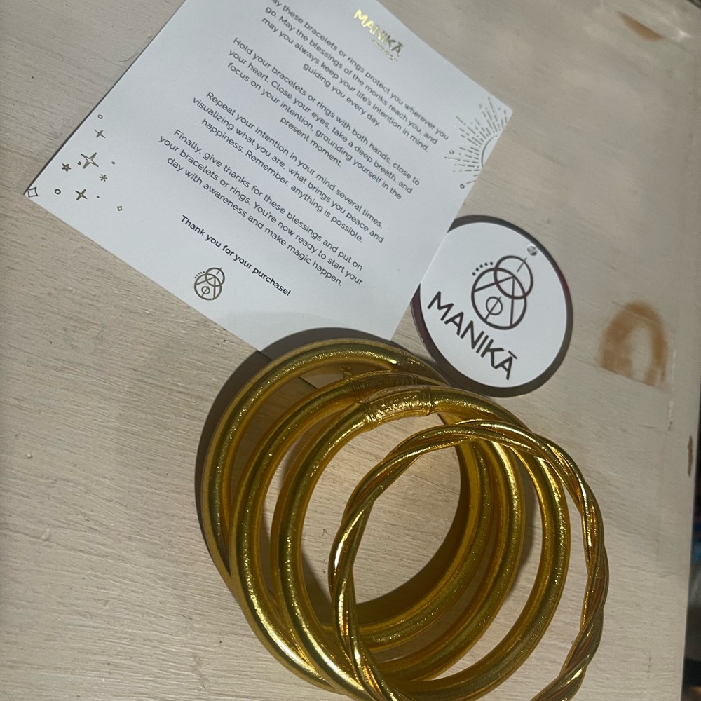 Manika Radiant Gold Bracelet Collection